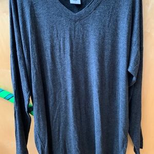 CAbi Serenity v-neck tee charcoal sz S like new